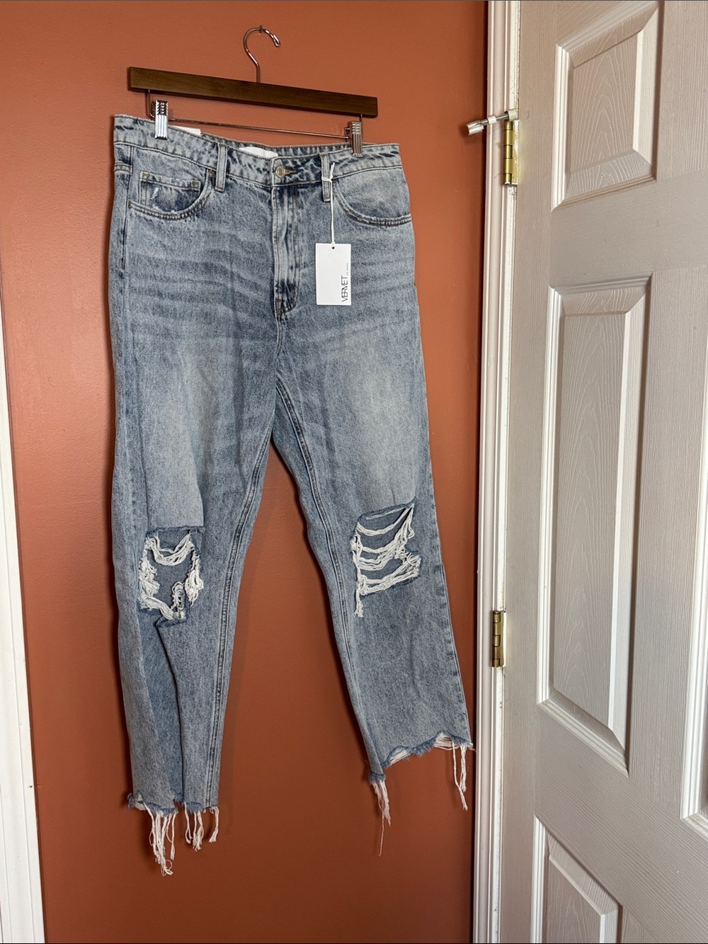 Light Blue Distressed Boyfriend Jeans - Casual Ripped Denim